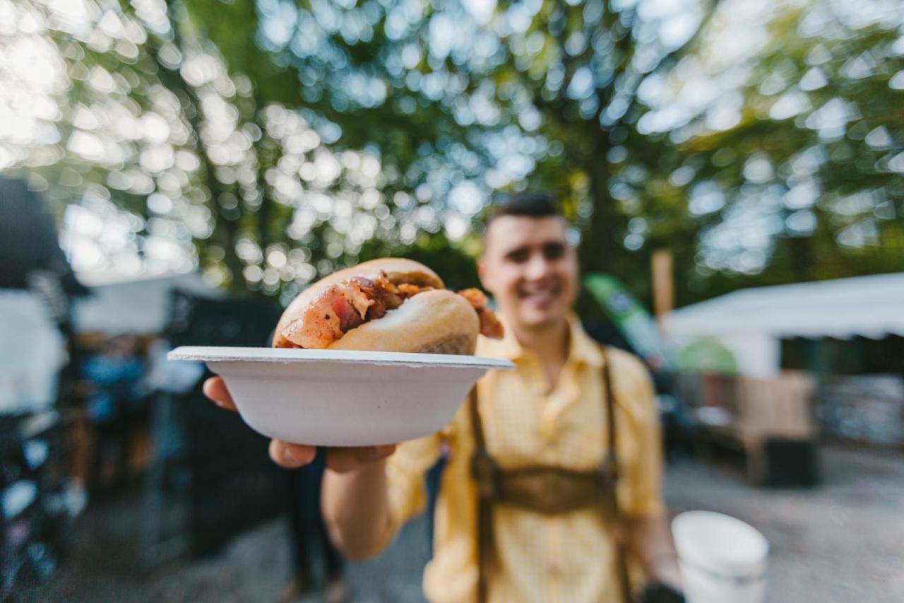 Готель Munich Oktoberfest Glamping Екстер'єр фото